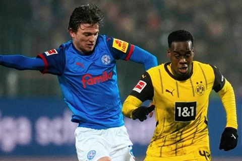 دورتموند يواصل نزيف النقاط ويخسر أمام كيل في الدوري الألماني